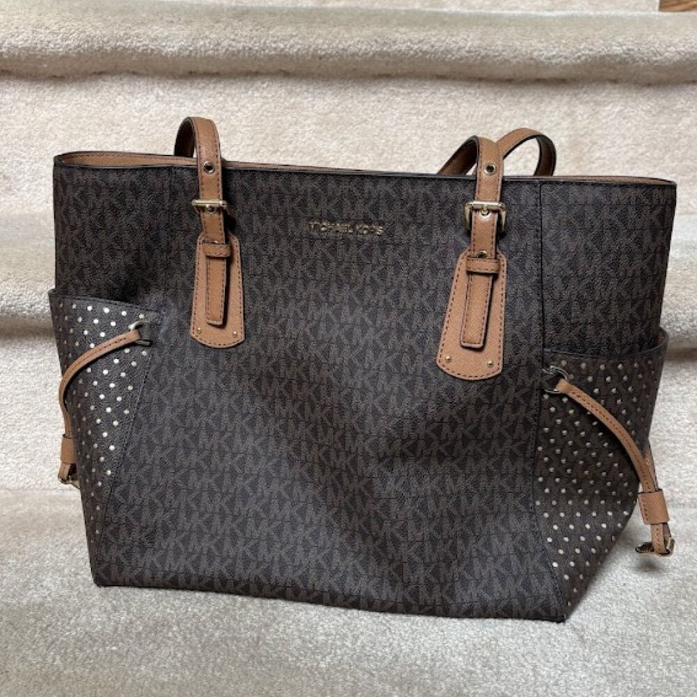 Michael Kors Voyager EW Signature Tote Bag   NWT